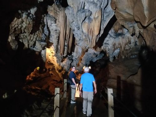 Expedia  1 day tour chiang mai  Golden Long Neck Tribe and Silver Cave Tour