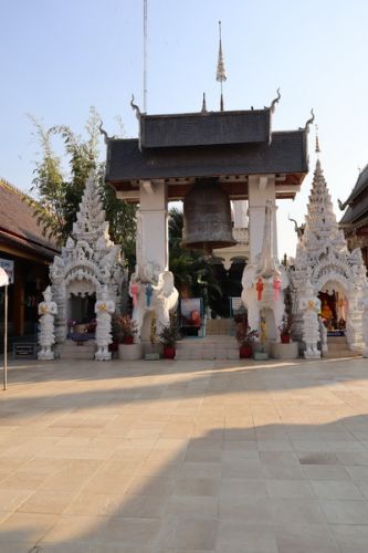 คนไทยทัวร์ พาไหว้ ขอพรไหว้ พระ ที่ วัดสันป่ายางหลวง   วิหารที่นับว่าสวยติด 1 ใน 10 ของไทย