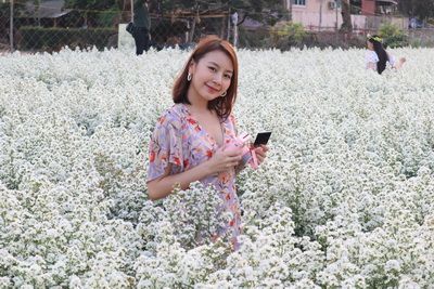  คนไทยทัวร์ พาเที่ยวสวนดอกคัดเตอร์สีขาวละมุน ฟูๆบานเต็มสวน ที่ สวนดอกไม้อุ๊ยเป็ง หรือ WeFlowerVillage2
